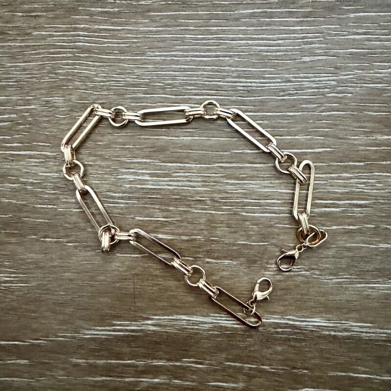 Gold-tone paperclip link hat chain with lobster clasp