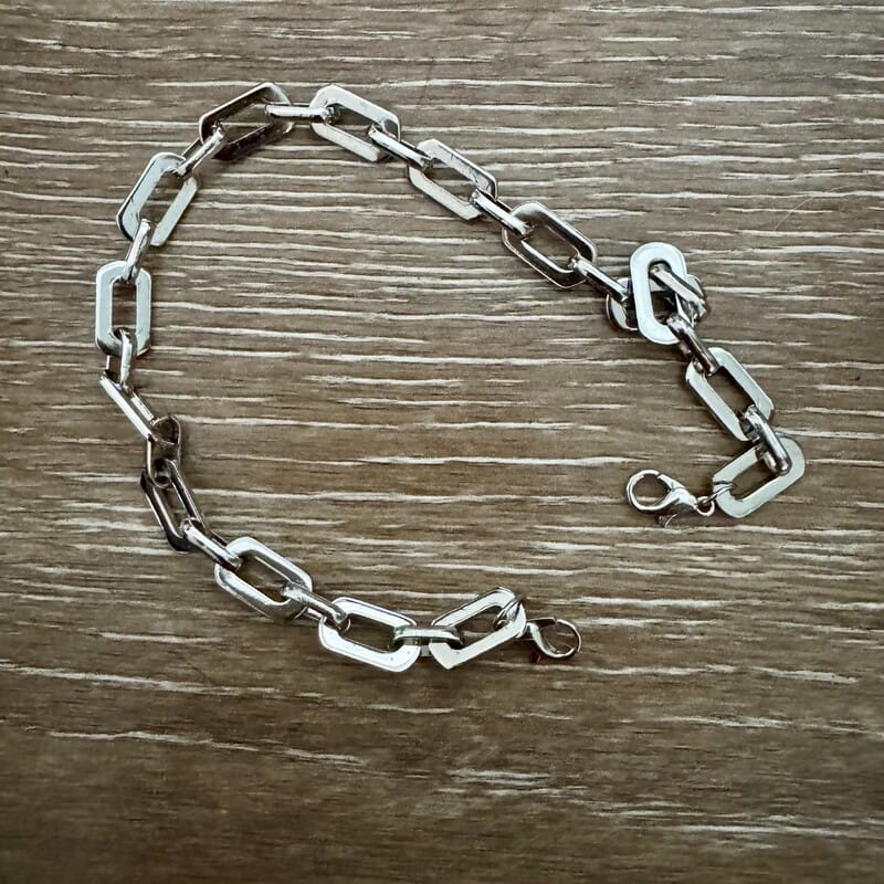 Silver-tone paperclip link hat chain with lobster clasp
