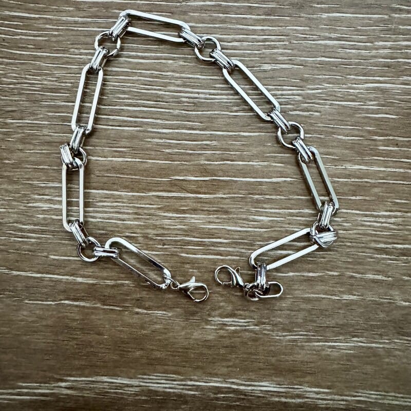 Silver-tone large link paperclip hat chain with lobster clasp