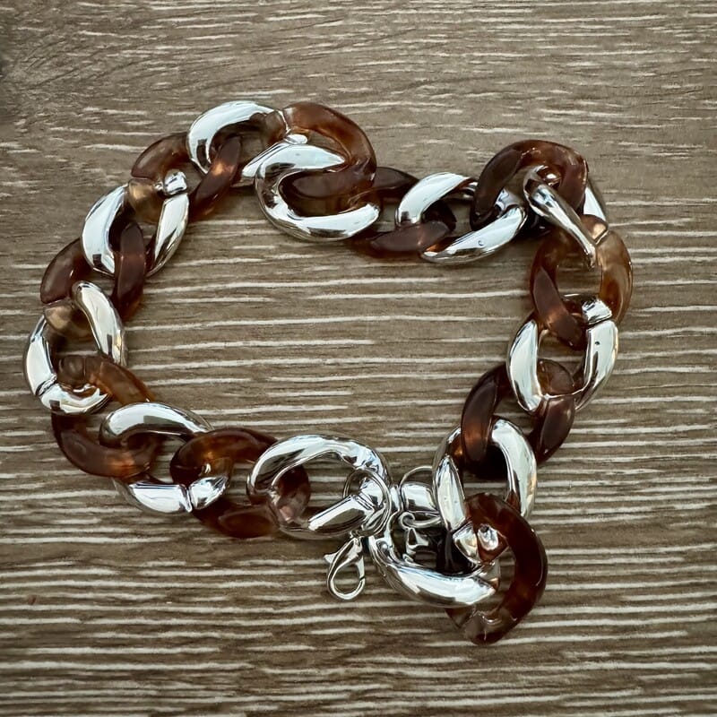 Tortoise chunky hat chain with glossy tortoise-shell acrylic links and silver-tone chain